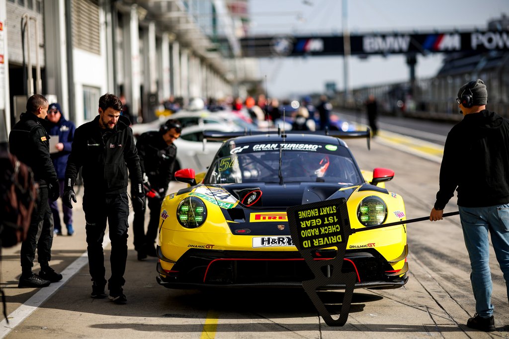 Bastian Buus sluttede lige uden for podiet på Nürburgring
(Foto: Dinamic GT)